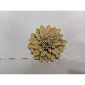 Vintage Carved Celluloid Chrysanthemum Flower Brooch‎ Statement Costume Jewelry
